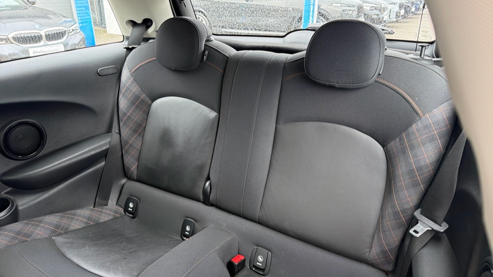 MINI Hatchback 1.5 Cooper Seven 3dr Petrol Hatchback - Image 16
