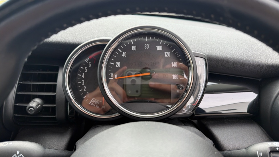 MINI Hatchback 1.5 Cooper Seven 3dr Petrol Hatchback - Image 18