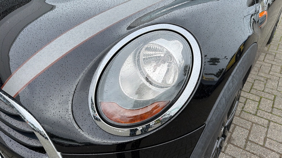 MINI Hatchback 1.5 Cooper Seven 3dr Petrol Hatchback - Image 22