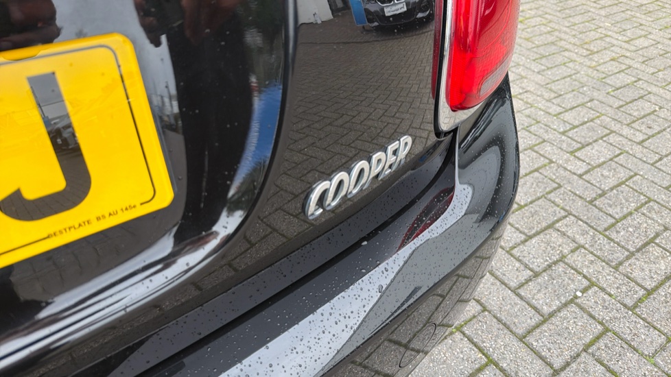 MINI Hatchback 1.5 Cooper Seven 3dr Petrol Hatchback - Image 27