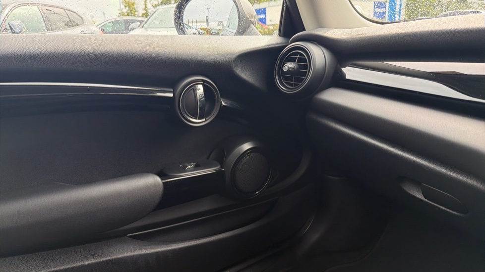 MINI Hatchback 1.5 Cooper Seven 3dr Petrol Hatchback - Image 51