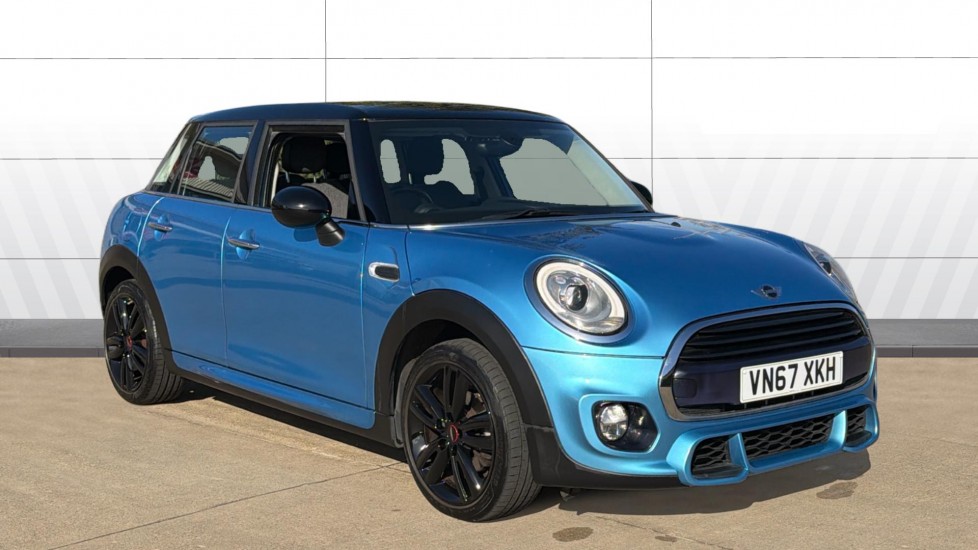 MINI Hatchback 1.5 Cooper 5dr Petrol Hatchback - Image 1