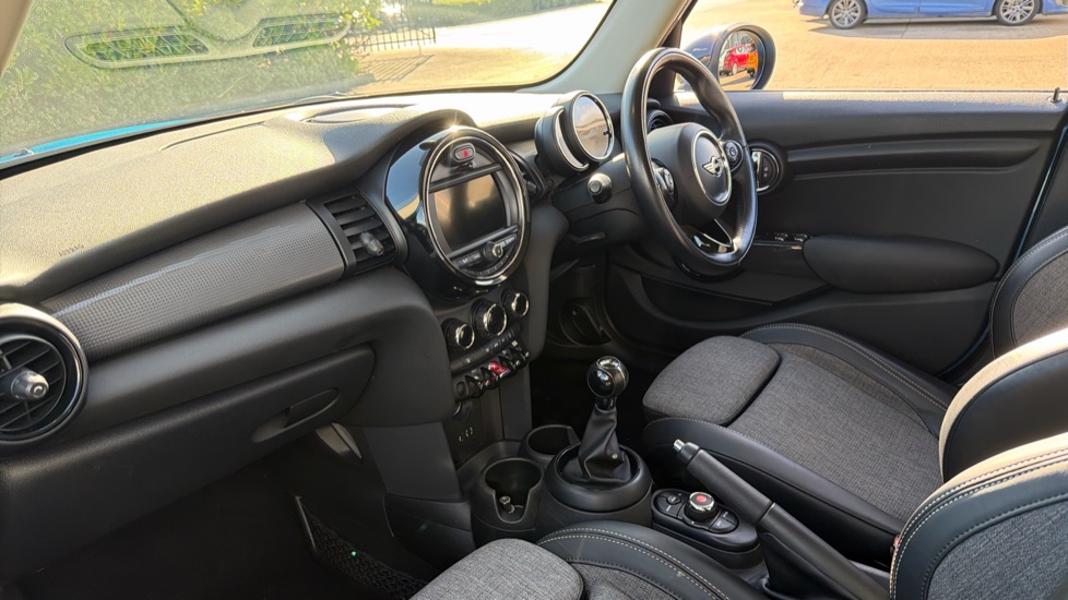 MINI Hatchback 1.5 Cooper 5dr Petrol Hatchback - Image 9
