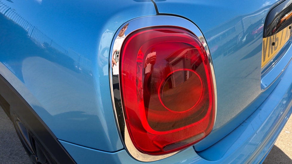 MINI Hatchback 1.5 Cooper 5dr Petrol Hatchback - Image 27
