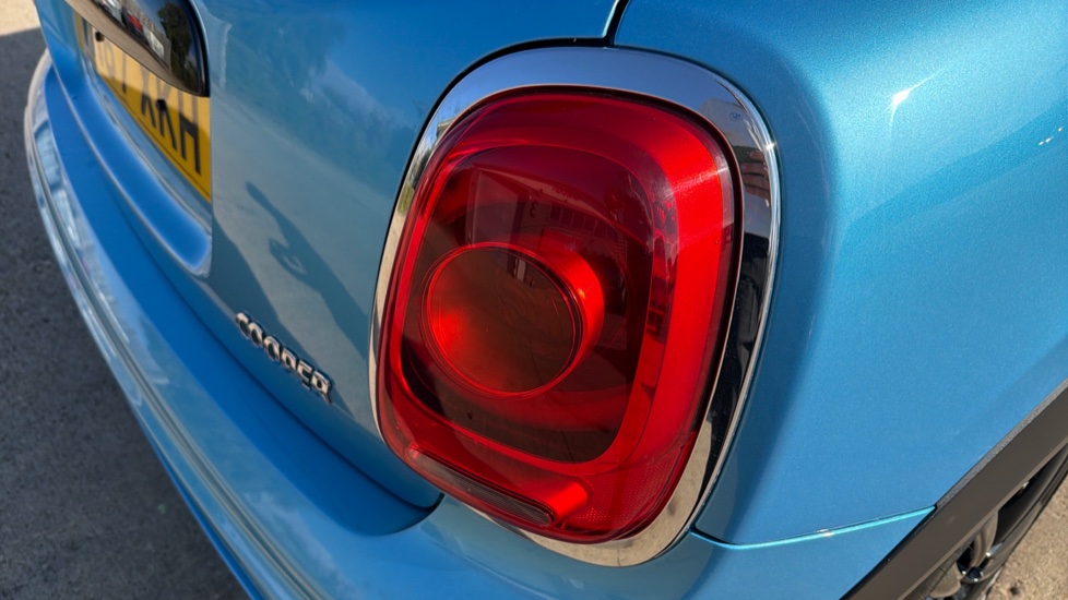 MINI Hatchback 1.5 Cooper 5dr Petrol Hatchback - Image 30