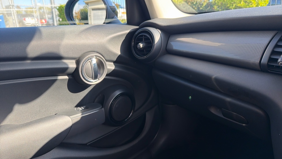 MINI Hatchback 1.5 Cooper 5dr Petrol Hatchback - Image 50