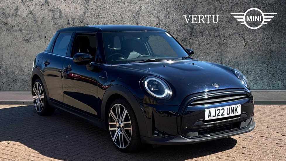 MINI Hatchback 1.5 Cooper Exclusive Premium 3dr Auto Petrol Hatchback - Image 1
