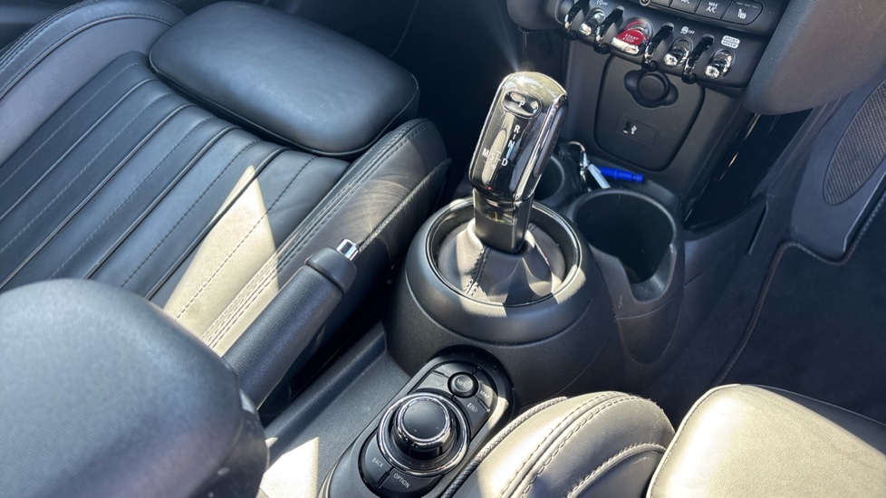 MINI Hatchback 1.5 Cooper Exclusive Premium 3dr Auto Petrol Hatchback - Image 10