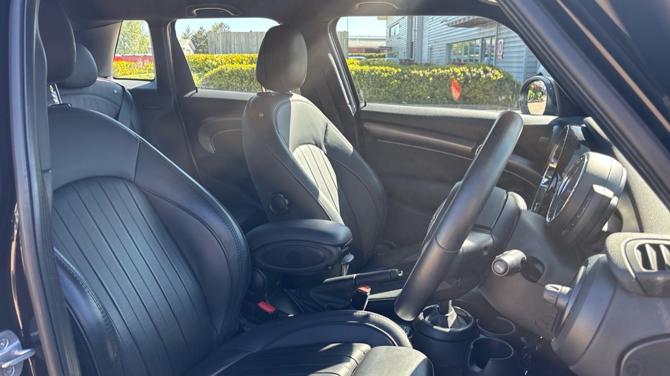 MINI Hatchback 1.5 Cooper Exclusive Premium 3dr Auto Petrol Hatchback - Image 11