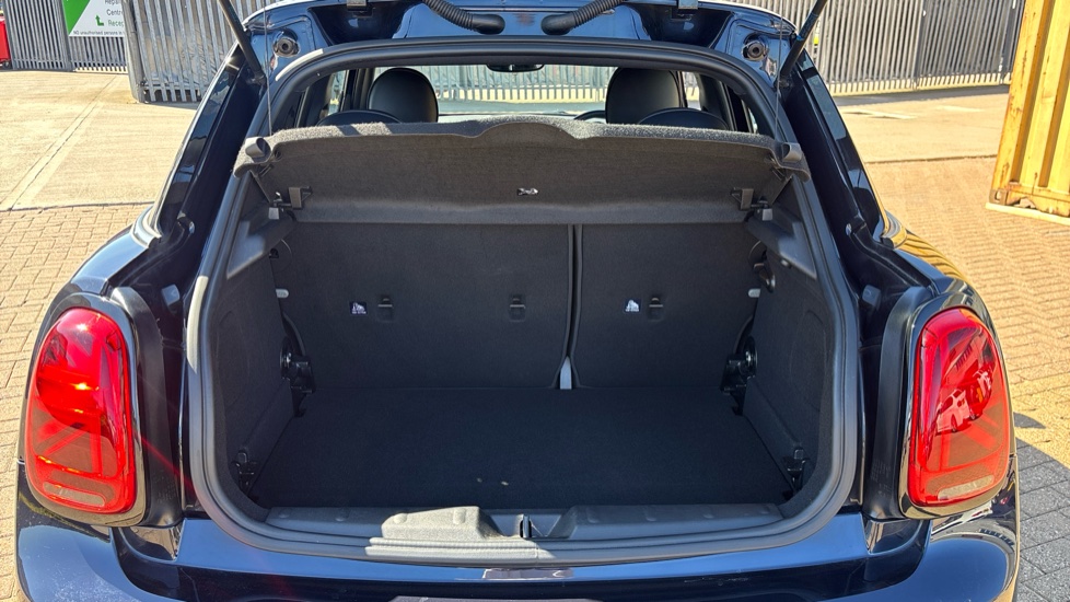 MINI Hatchback 1.5 Cooper Exclusive Premium 3dr Auto Petrol Hatchback - Image 13