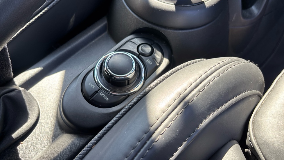 MINI Hatchback 1.5 Cooper Exclusive Premium 3dr Auto Petrol Hatchback - Image 19