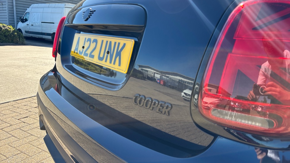 MINI Hatchback 1.5 Cooper Exclusive Premium 3dr Auto Petrol Hatchback - Image 27