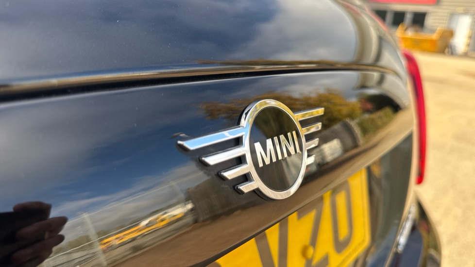 MINI Hatchback 135kW Cooper S Level 2 33kWh 3dr Auto Electric Hatchback - Image 33