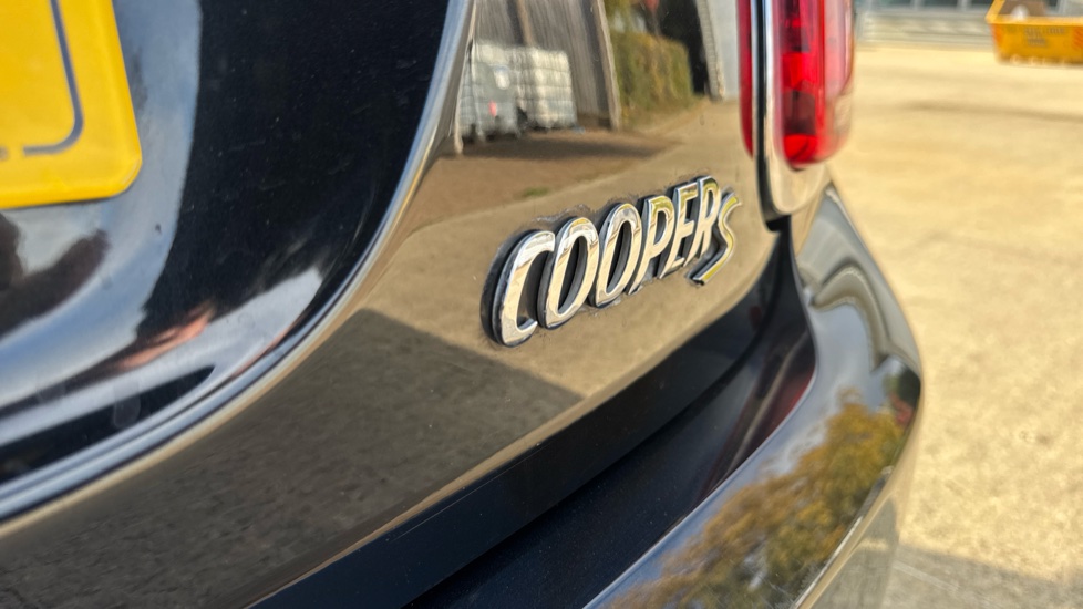 MINI Hatchback 135kW Cooper S Level 2 33kWh 3dr Auto Electric Hatchback - Image 35