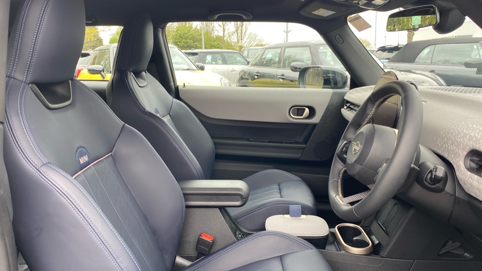 MINI Cooper 2.0 S Exclusive 3dr Auto Petrol Hatchback - Image 11