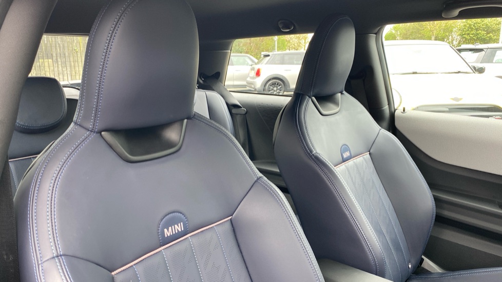 MINI Cooper 2.0 S Exclusive 3dr Auto Petrol Hatchback - Image 33