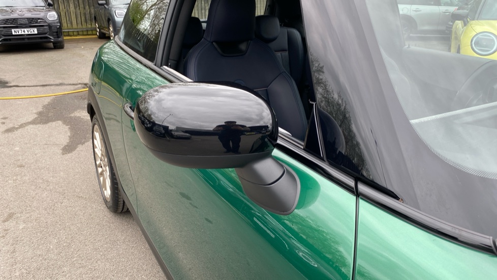 MINI Cooper 2.0 S Exclusive 3dr Auto Petrol Hatchback - Image 37