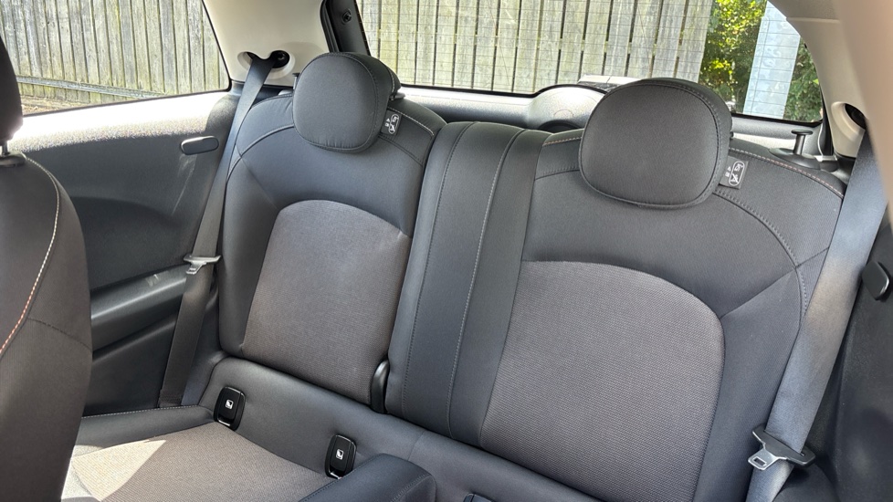MINI Hatchback 1.5 Cooper Classic 3dr [Comfort Pack] Petrol Hatchback - Image 12