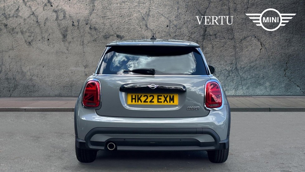 MINI Hatchback 1.5 Cooper Classic 3dr [Comfort Pack] Petrol Hatchback - Image 15