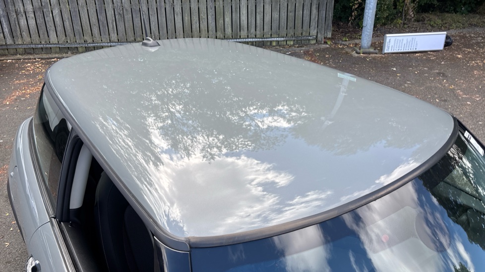 MINI Hatchback 1.5 Cooper Classic 3dr [Comfort Pack] Petrol Hatchback - Image 21