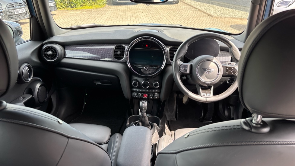 MINI Hatchback 2.0 Cooper S Exclusive 5dr [Comfort/Nav Pack] Petrol Hatchback - Image 4