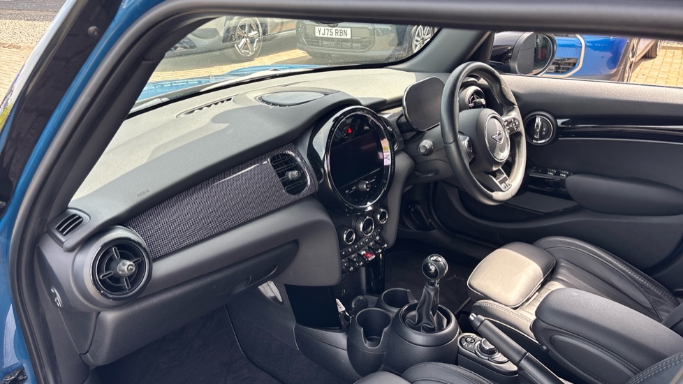 MINI Hatchback 2.0 Cooper S Exclusive 5dr [Comfort/Nav Pack] Petrol Hatchback - Image 7