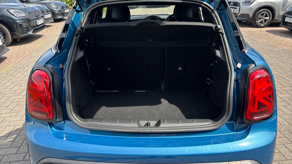 MINI Hatchback 2.0 Cooper S Exclusive 5dr [Comfort/Nav Pack] Petrol Hatchback - Image 13