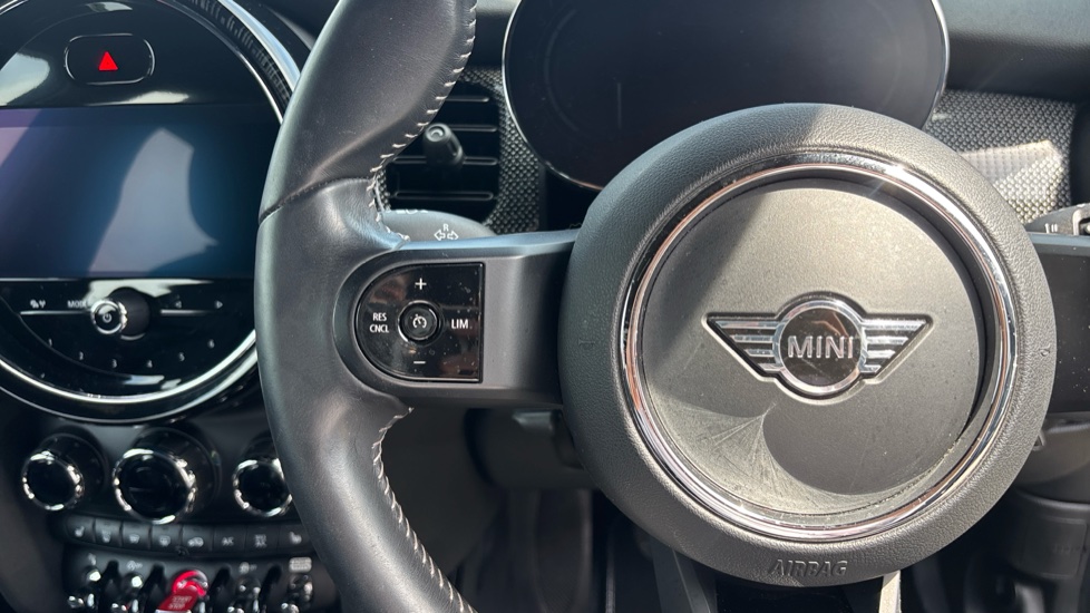 MINI Hatchback 2.0 Cooper S Exclusive 5dr [Comfort/Nav Pack] Petrol Hatchback - Image 17
