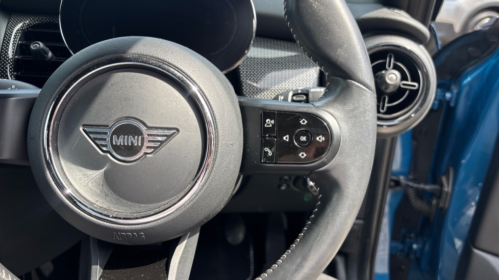 MINI Hatchback 2.0 Cooper S Exclusive 5dr [Comfort/Nav Pack] Petrol Hatchback - Image 18