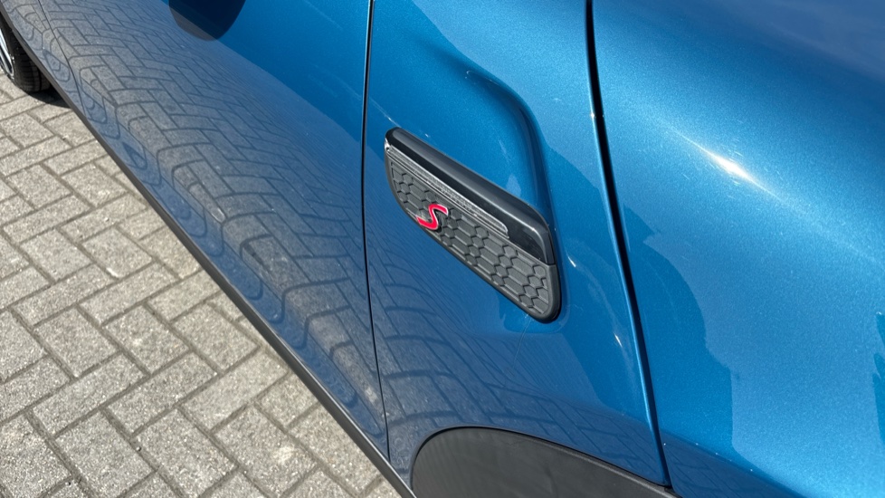 MINI Hatchback 2.0 Cooper S Exclusive 5dr [Comfort/Nav Pack] Petrol Hatchback - Image 24