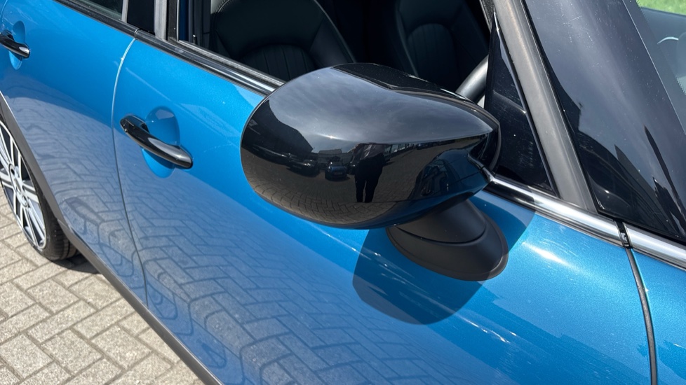MINI Hatchback 2.0 Cooper S Exclusive 5dr [Comfort/Nav Pack] Petrol Hatchback - Image 25