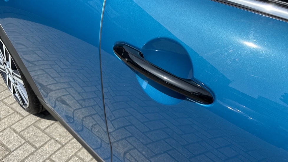 MINI Hatchback 2.0 Cooper S Exclusive 5dr [Comfort/Nav Pack] Petrol Hatchback - Image 26