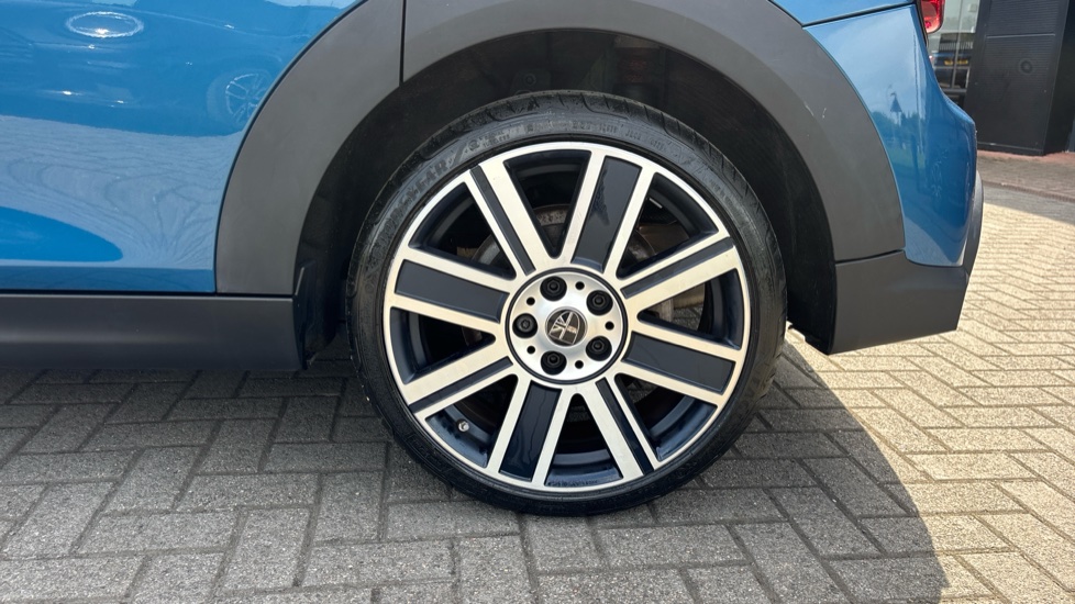 MINI Hatchback 2.0 Cooper S Exclusive 5dr [Comfort/Nav Pack] Petrol Hatchback - Image 33