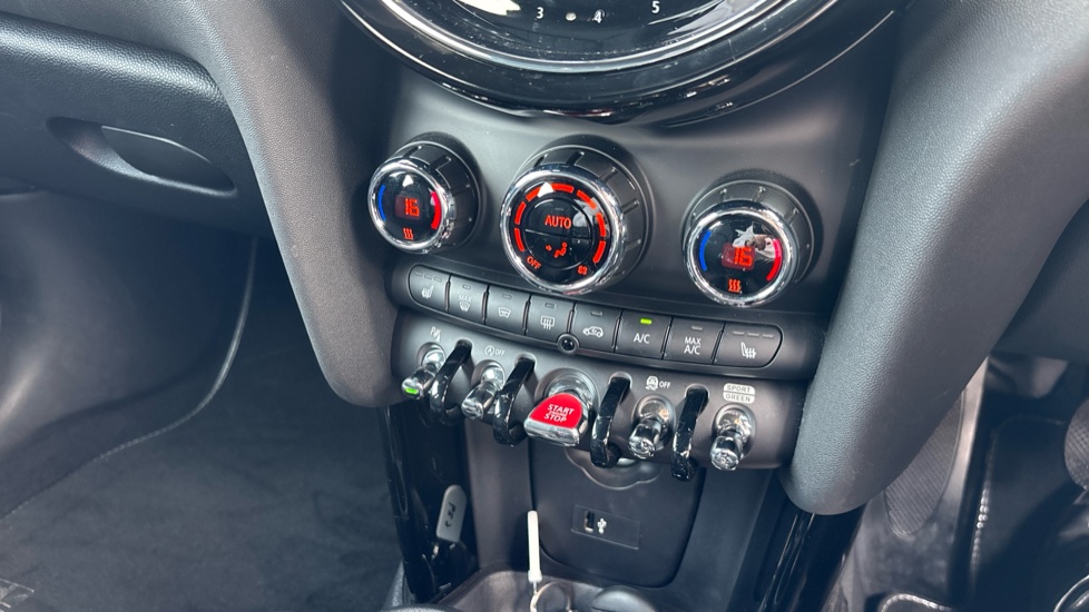 MINI Hatchback 2.0 Cooper S Exclusive 5dr [Comfort/Nav Pack] Petrol Hatchback - Image 53