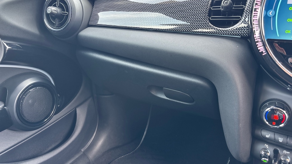 MINI Hatchback 2.0 Cooper S Exclusive 5dr [Comfort/Nav Pack] Petrol Hatchback - Image 54