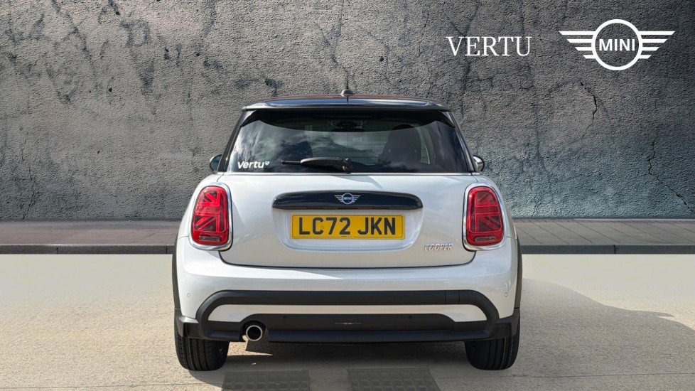 MINI Hatchback 1.5 Cooper Classic 3dr Auto [Comfort Pack] Petrol Hatchback - Image 15