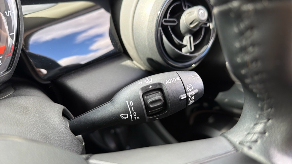 MINI Hatchback 1.5 Cooper Classic 3dr Auto [Comfort Pack] Petrol Hatchback - Image 38
