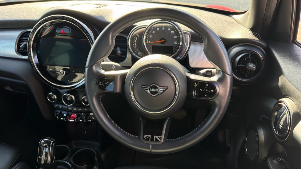 MINI Hatchback 1.5 Cooper Exclusive 5dr [Comfort/Nav Pack] Petrol Hatchback - Image 5