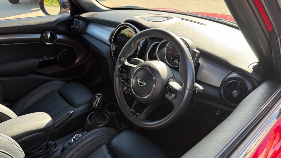 MINI Hatchback 1.5 Cooper Exclusive 5dr [Comfort/Nav Pack] Petrol Hatchback - Image 6