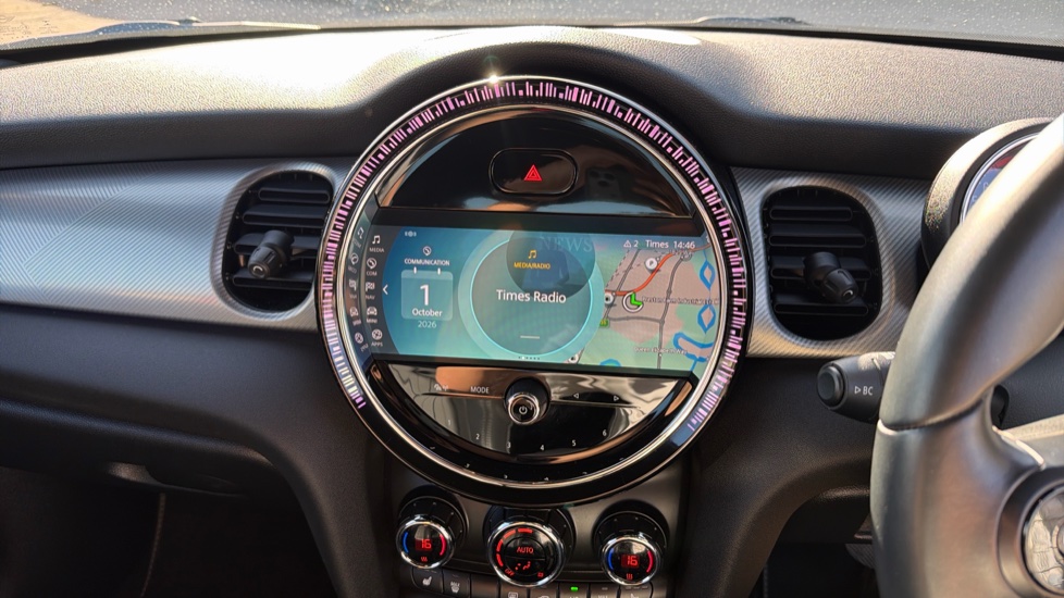 MINI Hatchback 1.5 Cooper Exclusive 5dr [Comfort/Nav Pack] Petrol Hatchback - Image 8