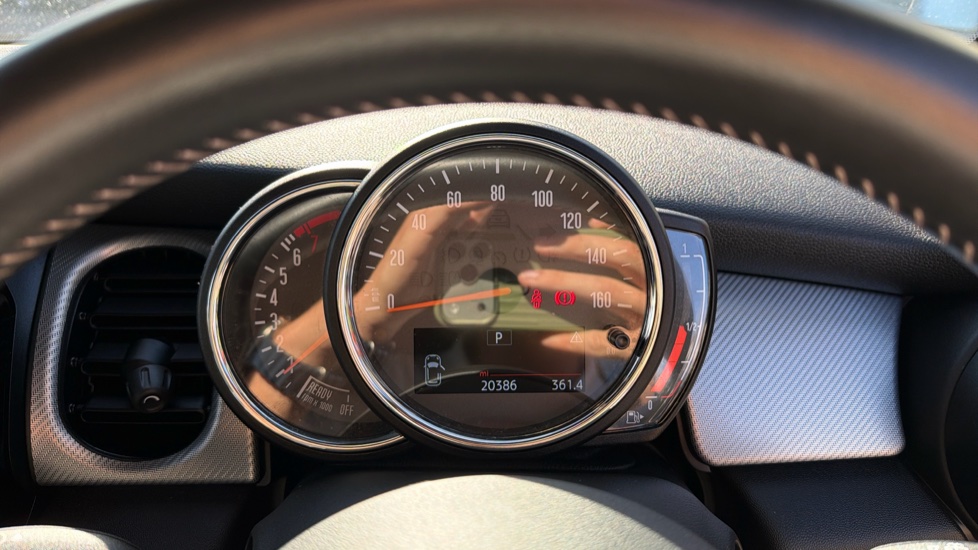 MINI Hatchback 1.5 Cooper Exclusive 5dr [Comfort/Nav Pack] Petrol Hatchback - Image 9