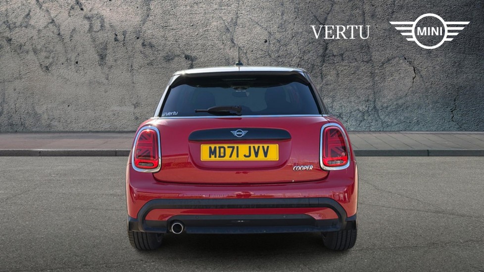 MINI Hatchback 1.5 Cooper Exclusive 5dr [Comfort/Nav Pack] Petrol Hatchback - Image 15
