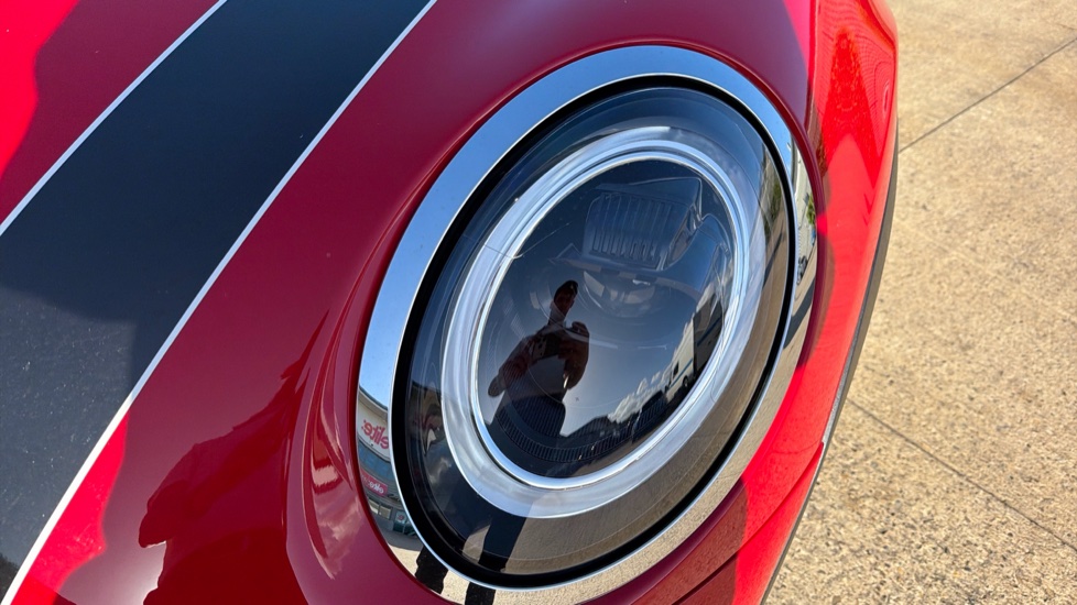 MINI Hatchback 1.5 Cooper Exclusive 5dr [Comfort/Nav Pack] Petrol Hatchback - Image 25