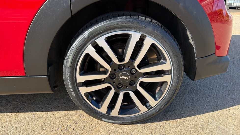 MINI Hatchback 1.5 Cooper Exclusive 5dr [Comfort/Nav Pack] Petrol Hatchback - Image 28