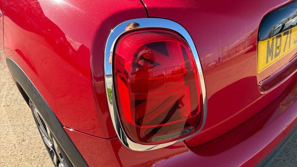 MINI Hatchback 1.5 Cooper Exclusive 5dr [Comfort/Nav Pack] Petrol Hatchback - Image 29