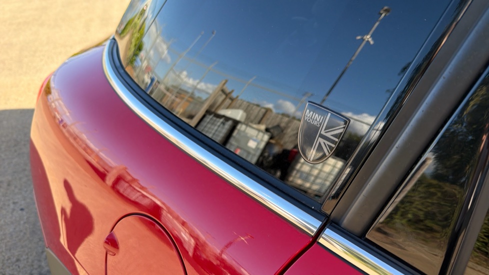 MINI Hatchback 1.5 Cooper Exclusive 5dr [Comfort/Nav Pack] Petrol Hatchback - Image 32
