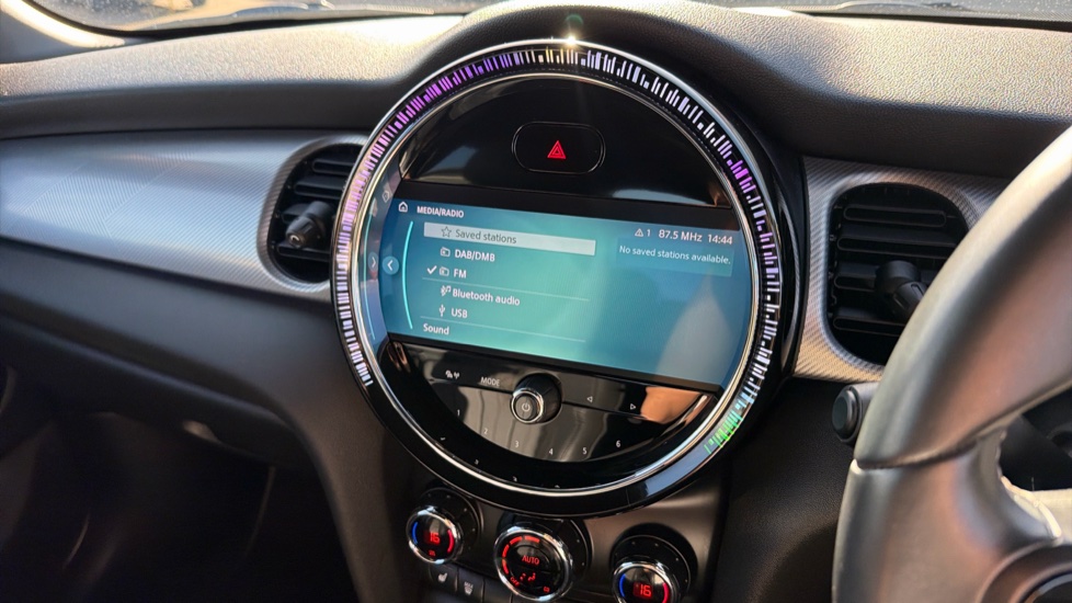 MINI Hatchback 1.5 Cooper Exclusive 5dr [Comfort/Nav Pack] Petrol Hatchback - Image 40