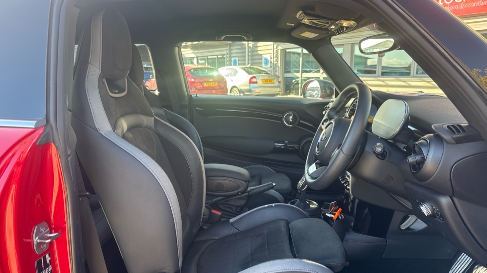 MINI Hatchback 2.0 Cooper S Sport Premium 3dr Auto Petrol Hatchback - Image 11