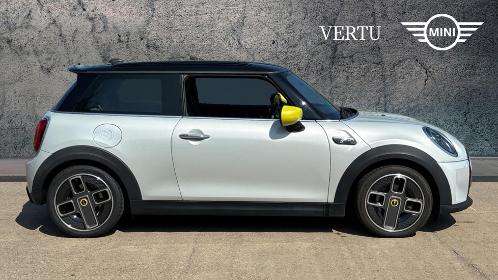 MINI Hatchback 135kW Cooper S Level 2 33kWh 3dr Auto Electric Hatchback - Image 3