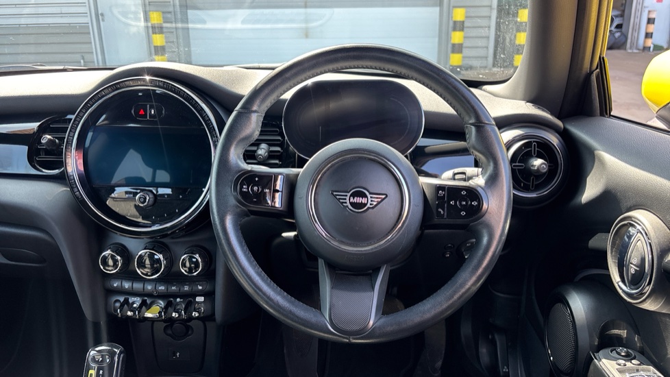 MINI Hatchback 135kW Cooper S Level 2 33kWh 3dr Auto Electric Hatchback - Image 5